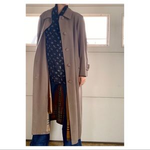 Vintage Burberry Taupe Gray Trench Coat Size L